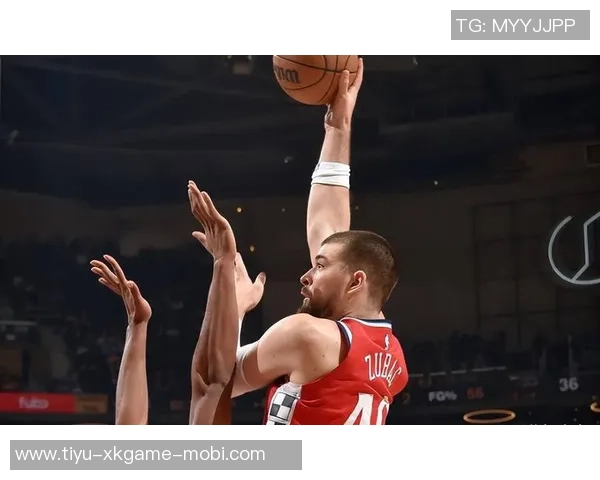 斯潘塞琼斯砍下生涯新高28分三分球表现出色但球队仍遭遇失利 斯潘塞琼斯砍下生涯新高28分三分球表现出色但球队仍遭遇失利