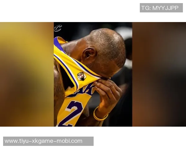 詹姆斯谈即将41岁不必在赛季初强求自己达到最佳状态 詹姆斯谈即将41岁不必在赛季初强求自己达到最佳状态